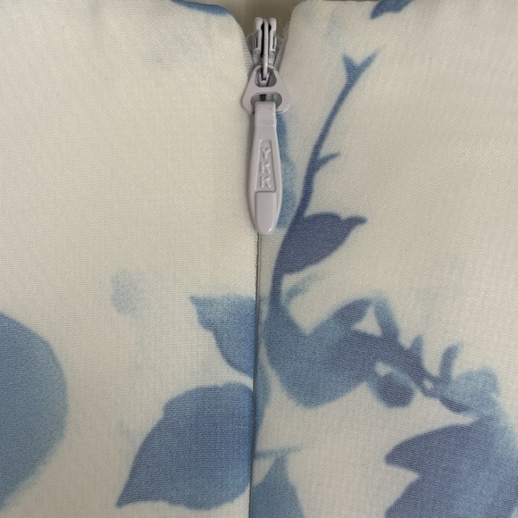 JJ's House A-Line Pleated Chiffon Dress Size US 10 -Anahita White/Blue Floral - Picture 9 of 10